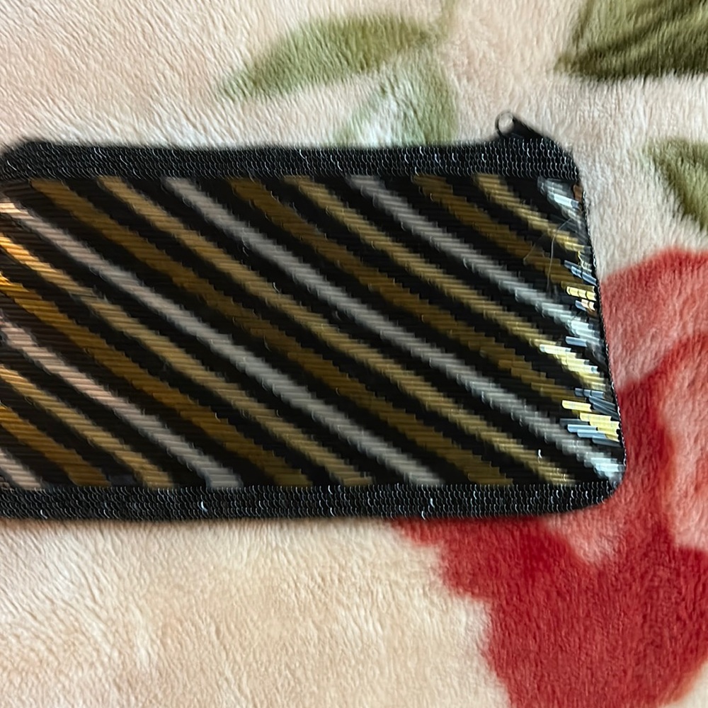 A small bag to go out
